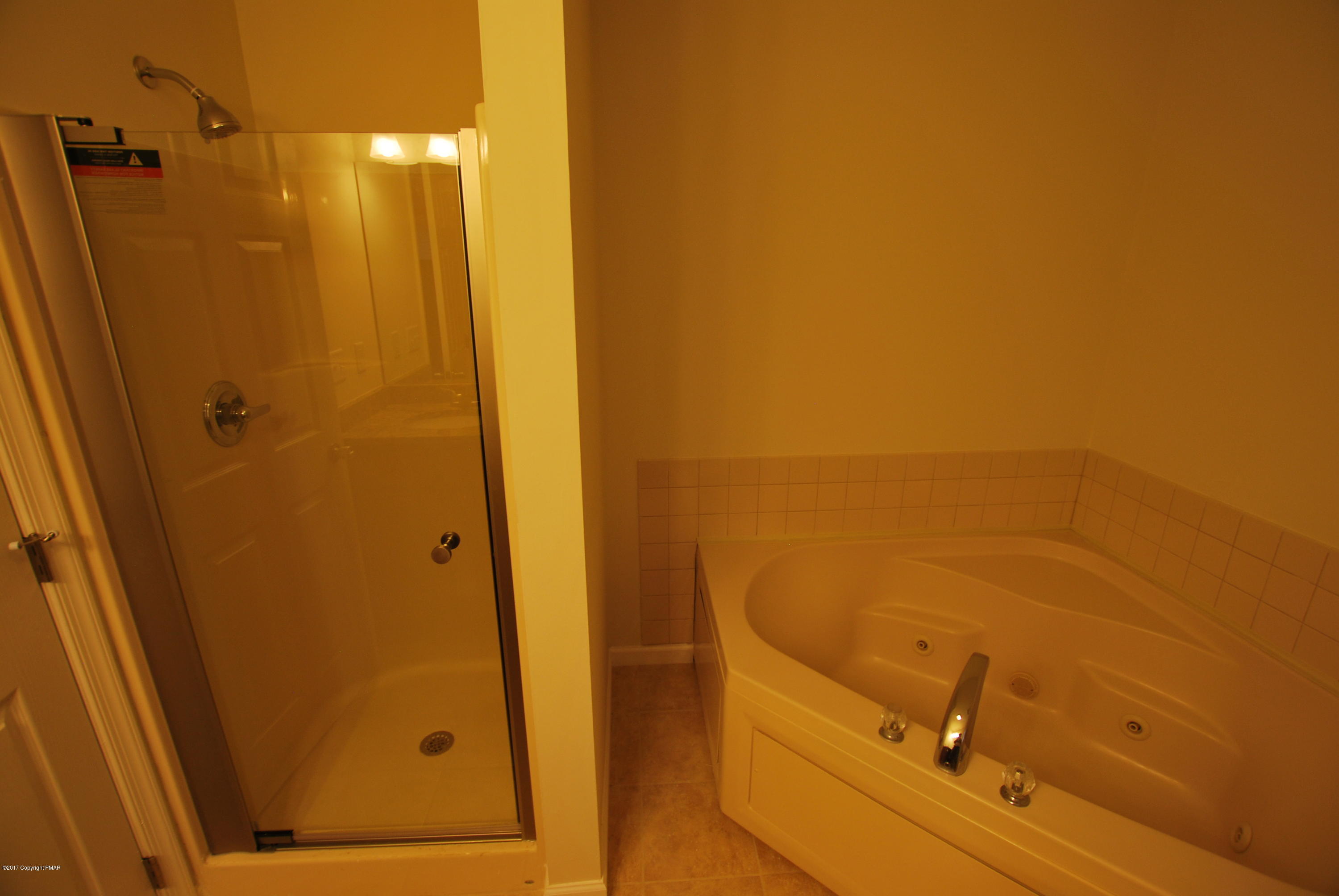 3287 Beech Ridge Drive Pocono Summit, PA 18346 - Photo 12 of 25 Master