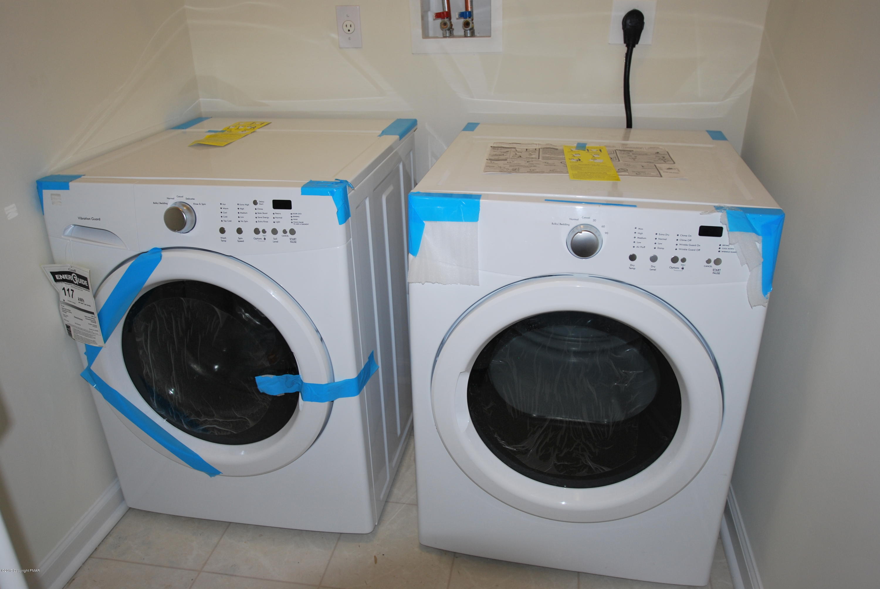 3287 Beech Ridge Drive Pocono Summit, PA 18346 - Photo 16 of 25 Washer Dryer
