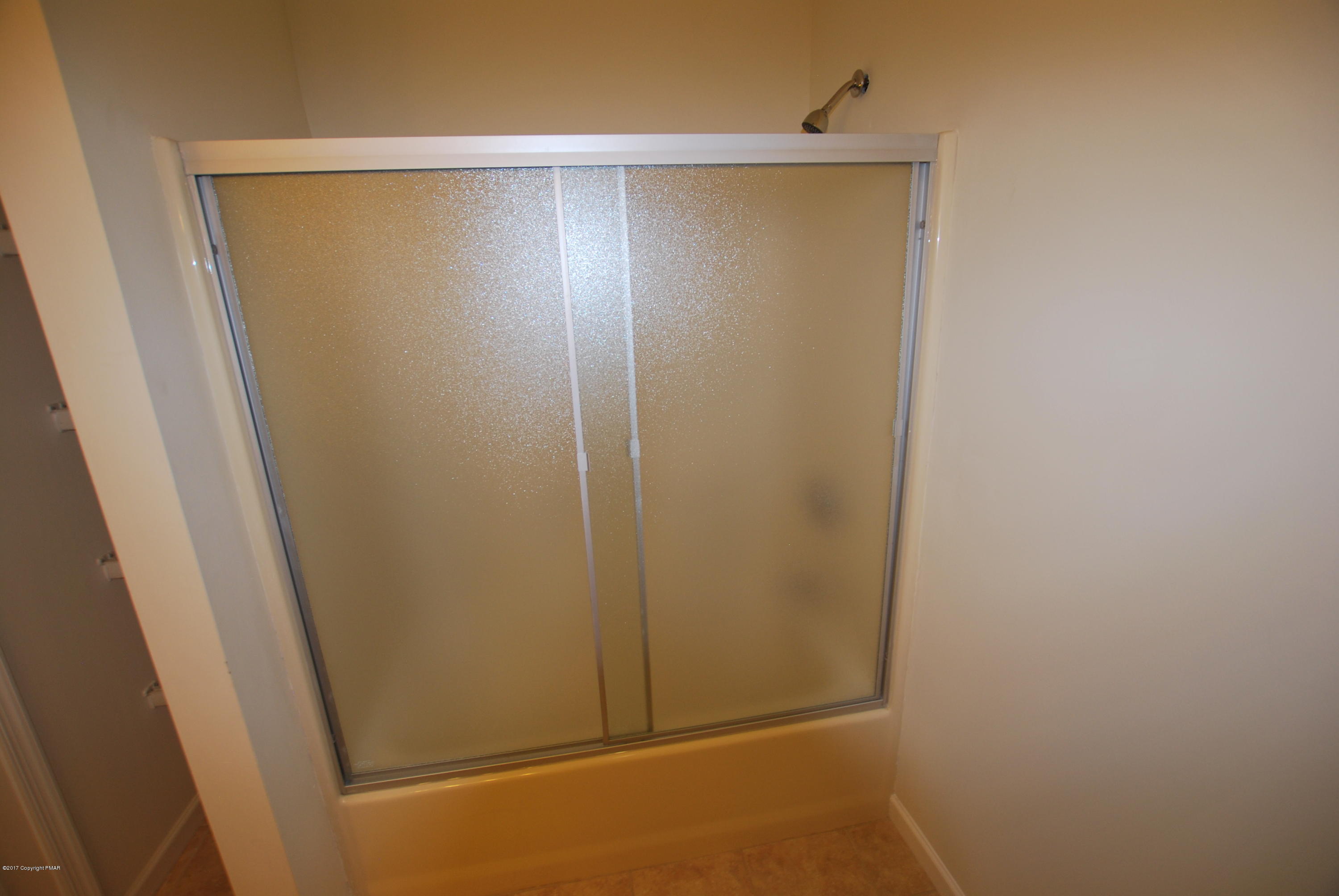 3287 Beech Ridge Drive Pocono Summit, PA 18346 - Photo 20 of 25 Bath
