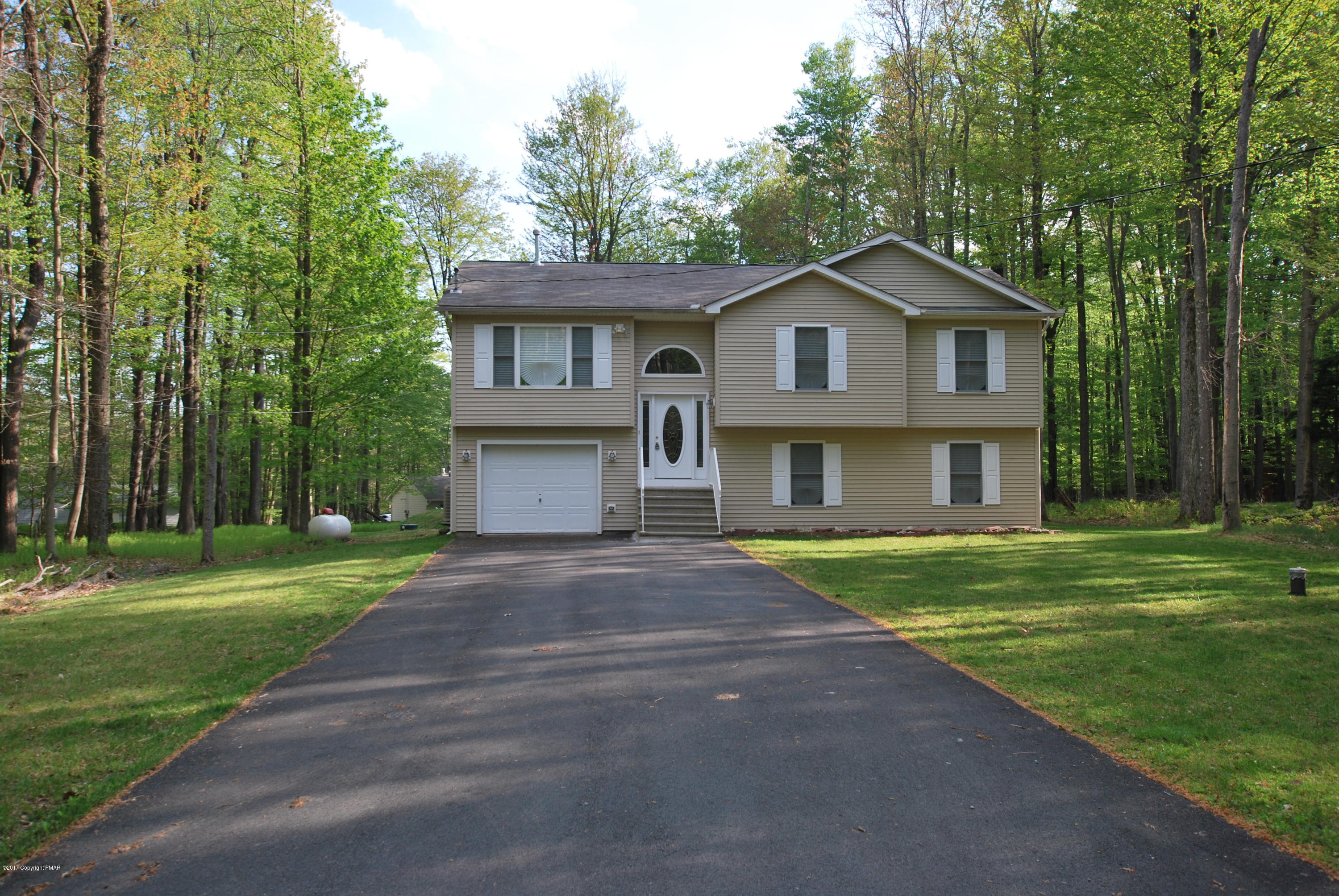 3287 Beech Ridge Drive Pocono Summit, PA 18346 - Photo 24 of 25 Front