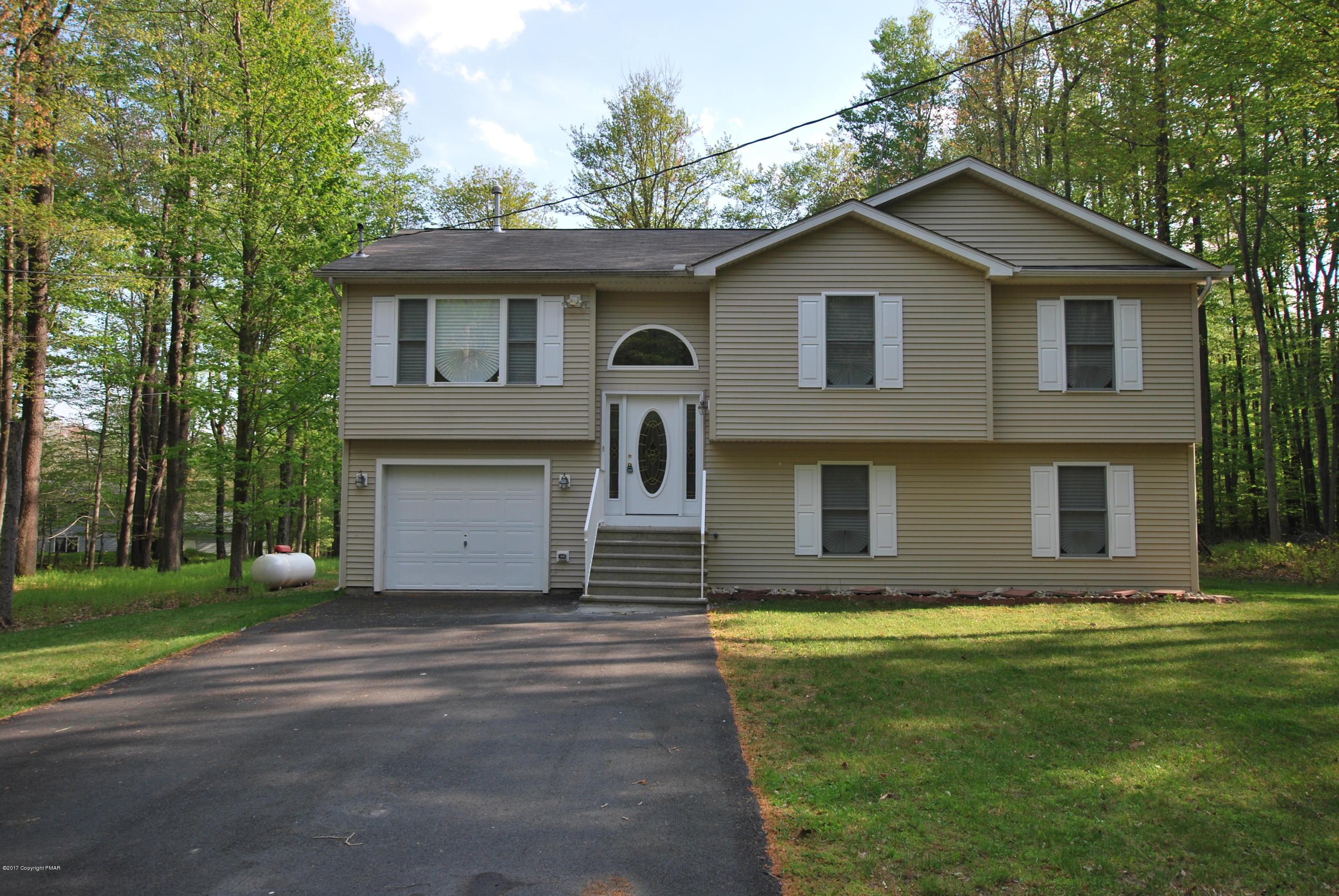 3287 Beech Ridge Drive Pocono Summit, PA 18346 - Photo 25 of 25 Front
