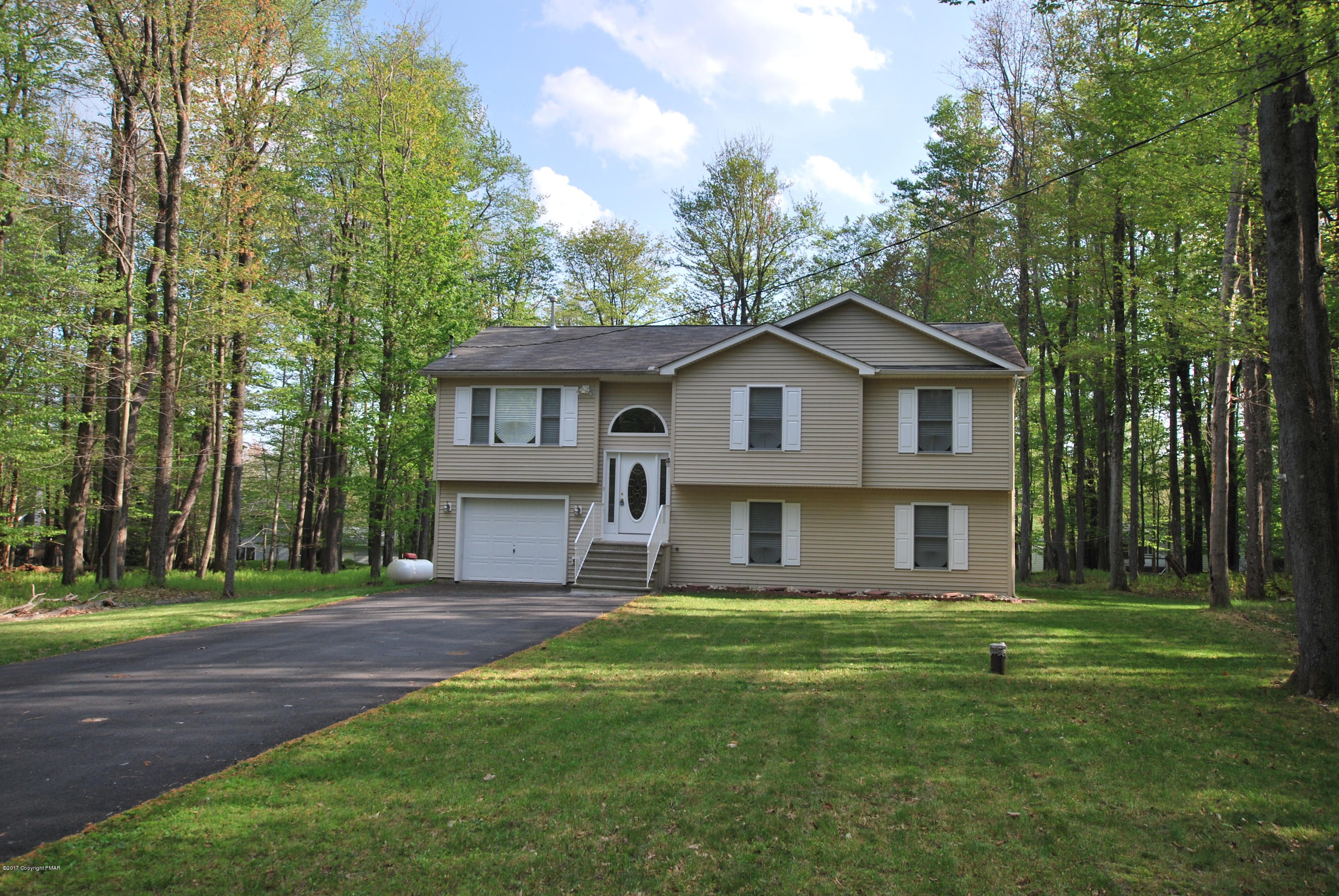 3287 Beech Ridge Drive Pocono Summit, PA 18346 - Photo 3 of 25 Front