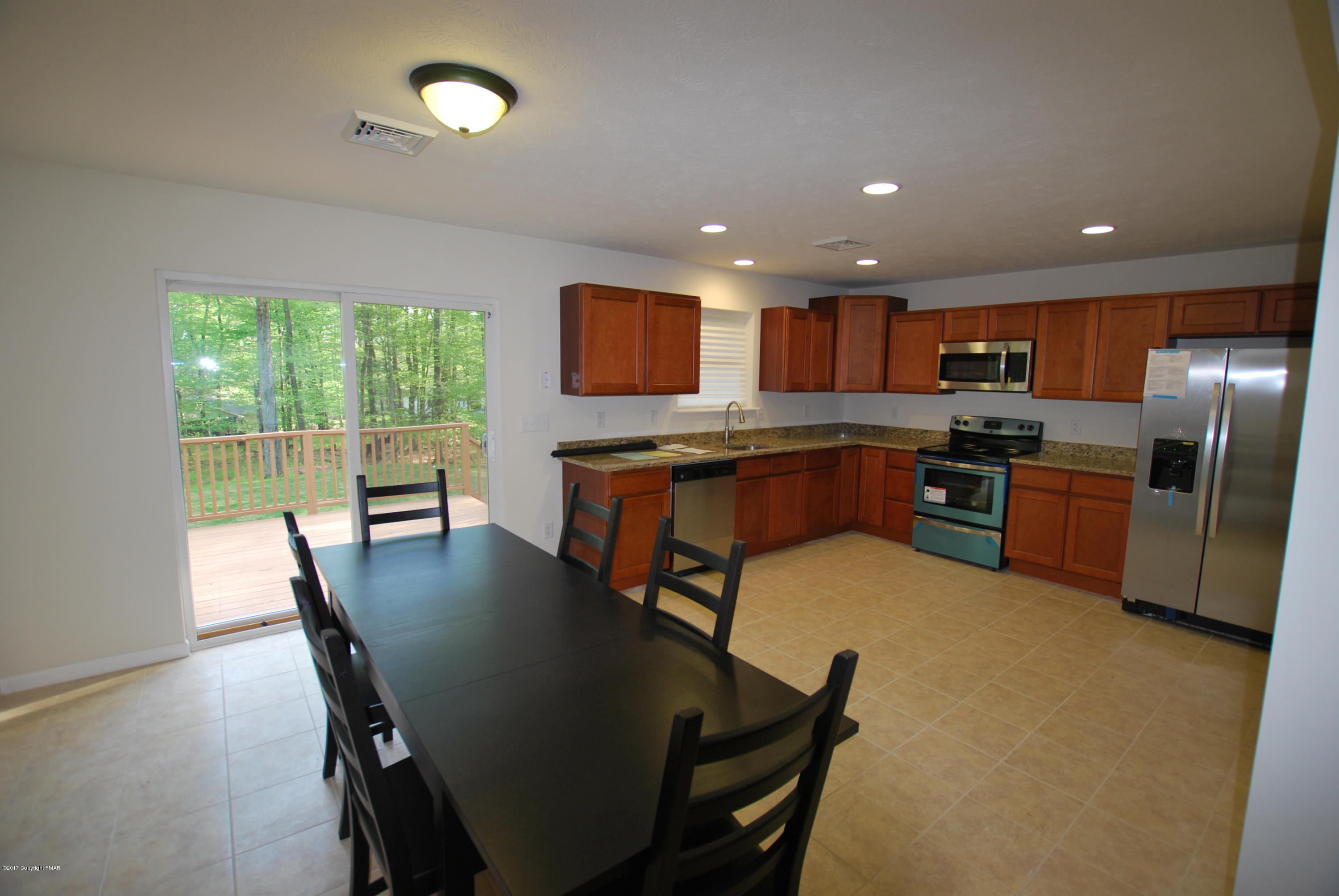 3287 Beech Ridge Drive Pocono Summit, PA 18346 - Photo 6 of 25 Dinningroom