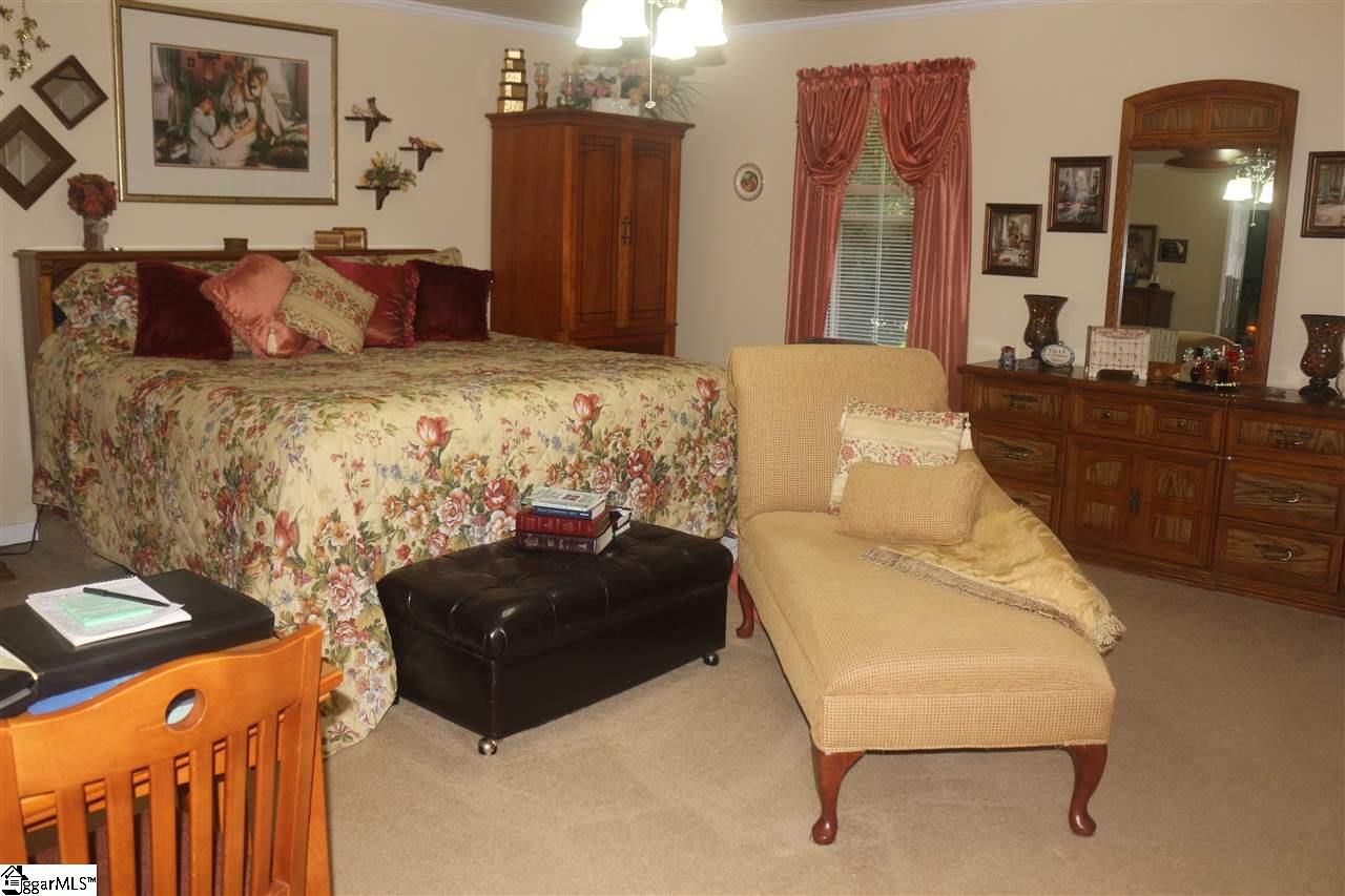 210 Barker Road Simpsonville, SC 29680 - Photo 19 of 30 Gallery Image 19