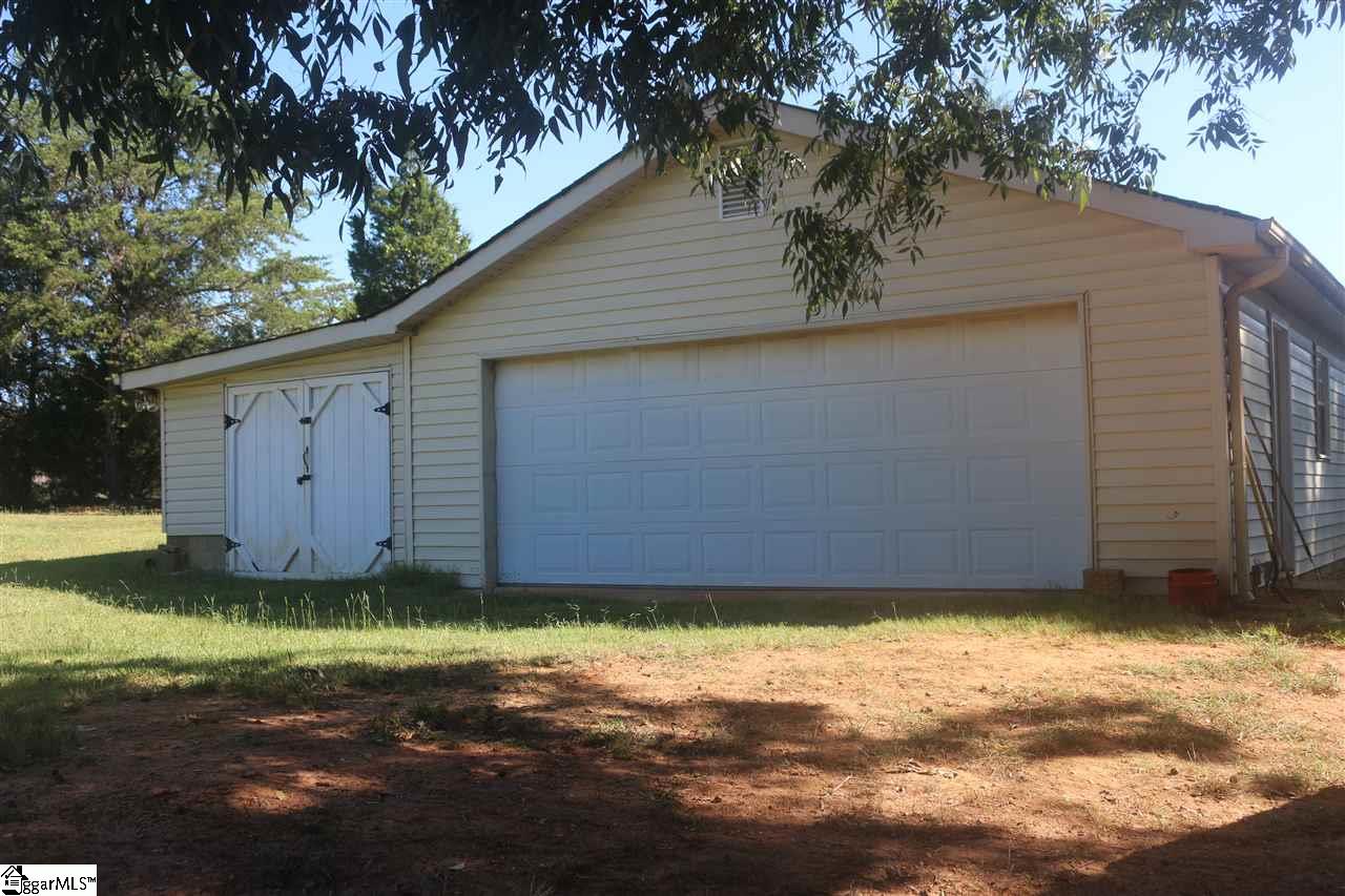 210 Barker Road Simpsonville, SC 29680 - Photo 10 of 30 Gallery Image 10