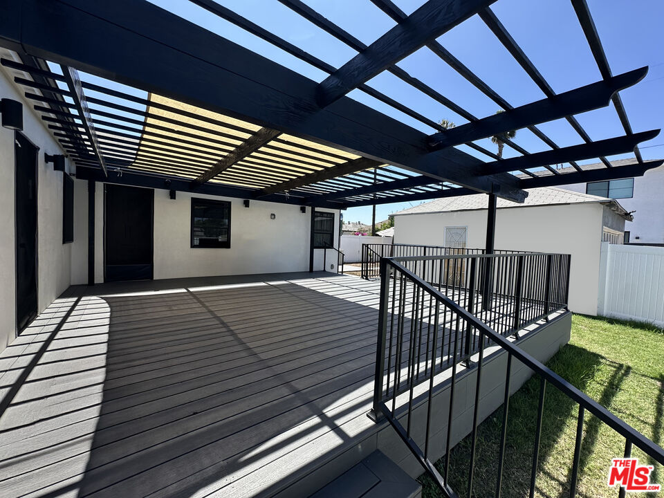 1901 South Point View Street Los Angeles, CA 90034 - Photo 3 of 22