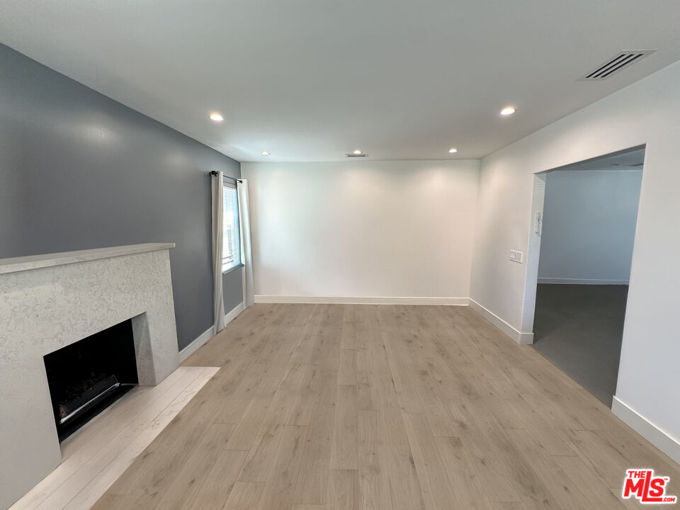 1901 South Point View Street Los Angeles, CA 90034 - Photo 7 of 22