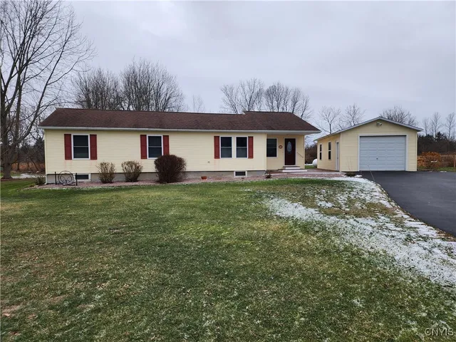$324,900 | 610 East Lake Street, Cape Vincent, NY 13618