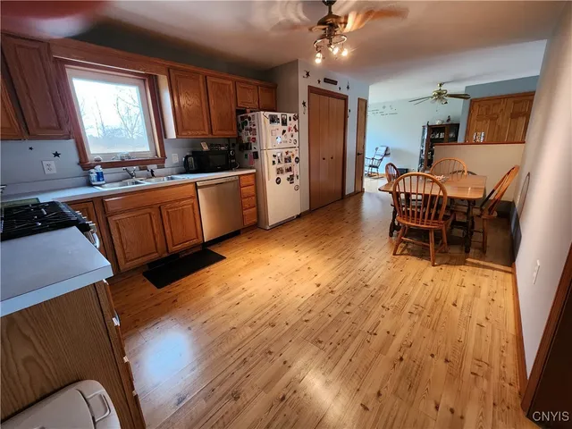 $314,900 | 610 East Lake Street, Cape Vincent, NY 13618