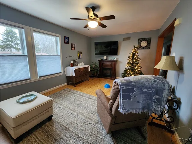 $314,900 | 610 East Lake Street, Cape Vincent, NY 13618