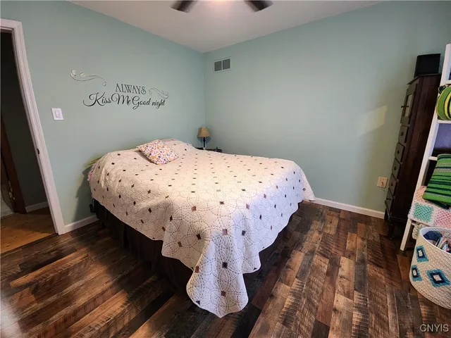 $314,900 | 610 East Lake Street, Cape Vincent, NY 13618