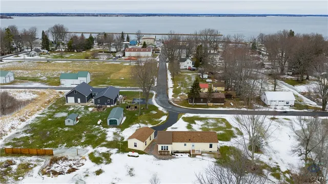 $314,900 | 610 East Lake Street, Cape Vincent, NY 13618