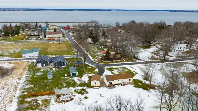 $314,900 | 610 East Lake Street, Cape Vincent, NY 13618