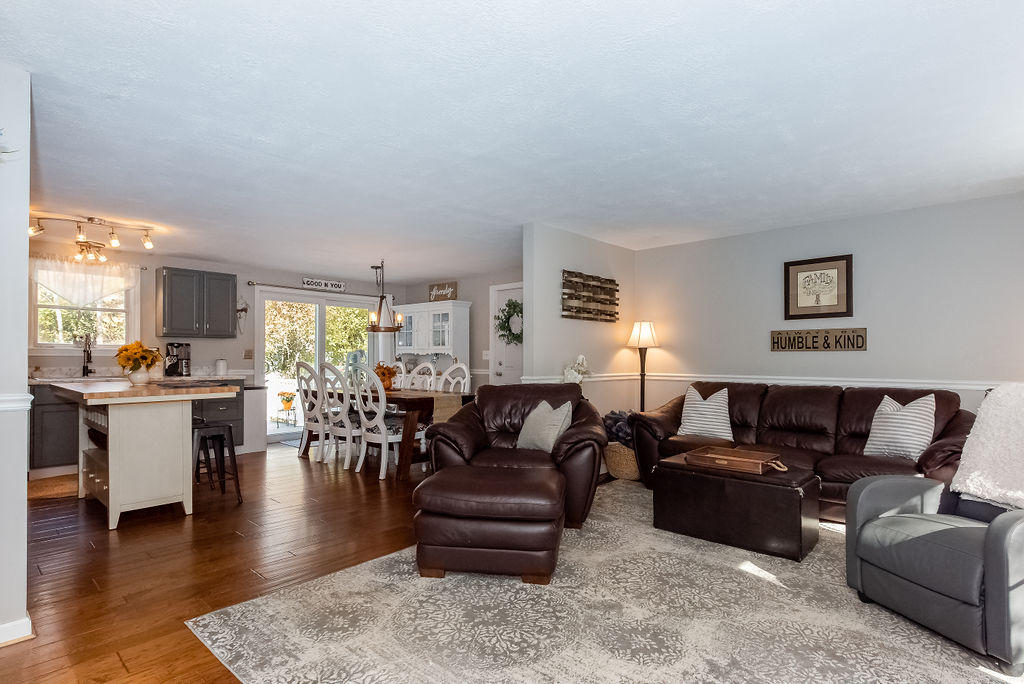 40 Springtree Lane South Berwick, ME 03908 - Photo 2 of 41 DSC_2812