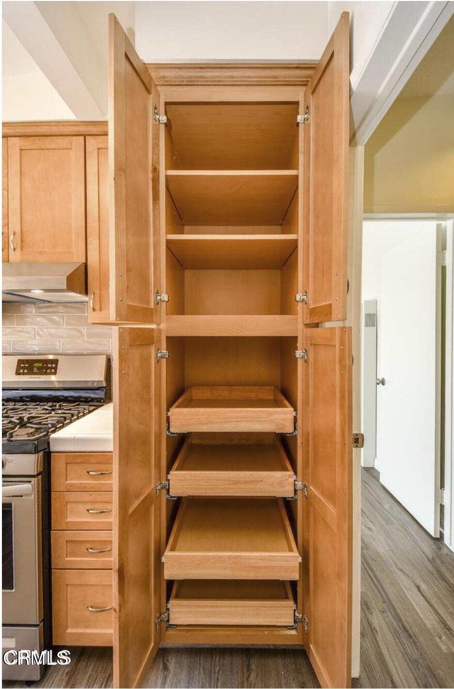 2707 Montrose Avenue, Unit 10 Montrose, CA 91020 - Photo 8 of 15 a view of entryway