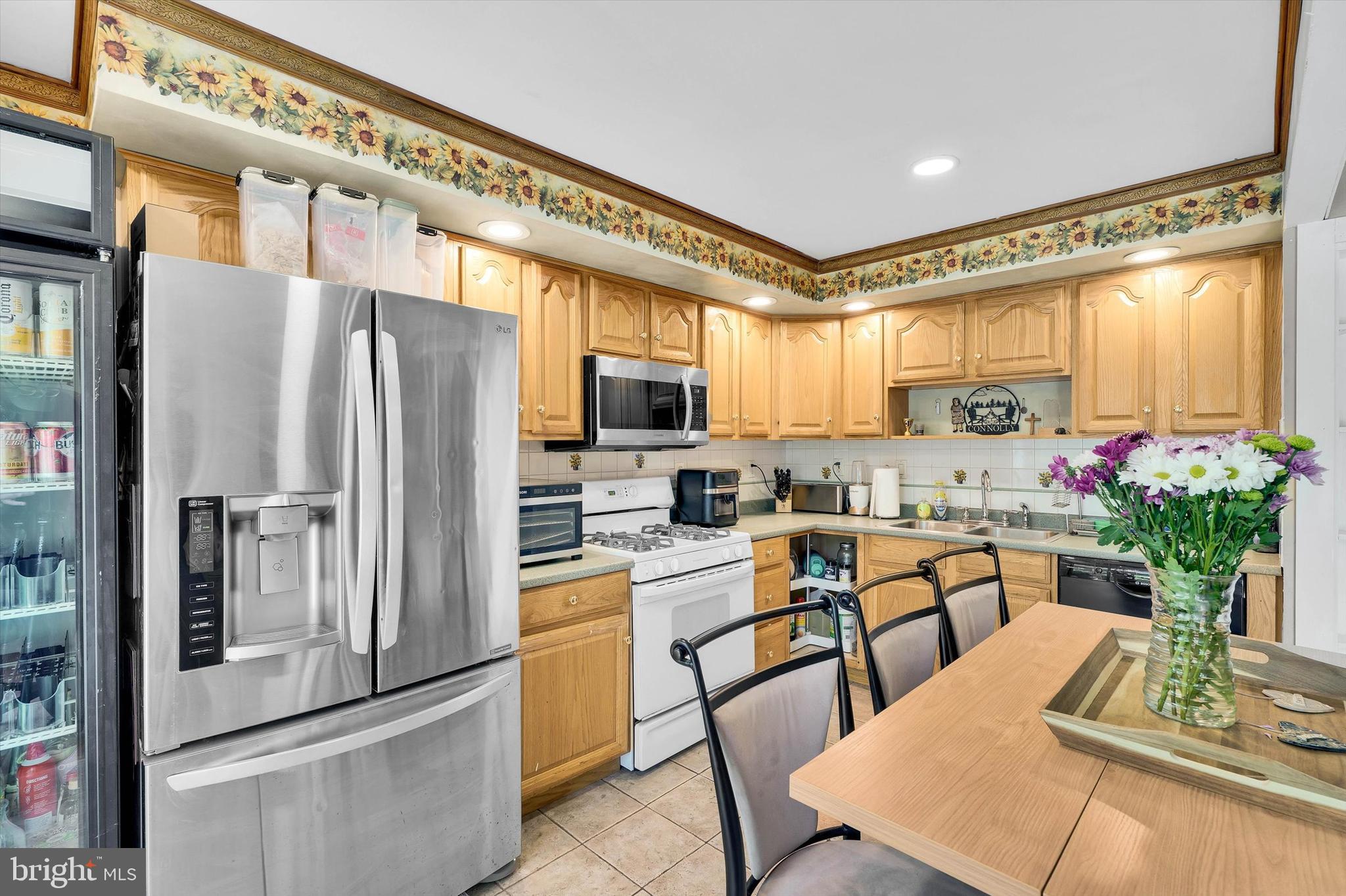 12402 Medford Road Philadelphia, PA 19154 - Photo 5 of 31