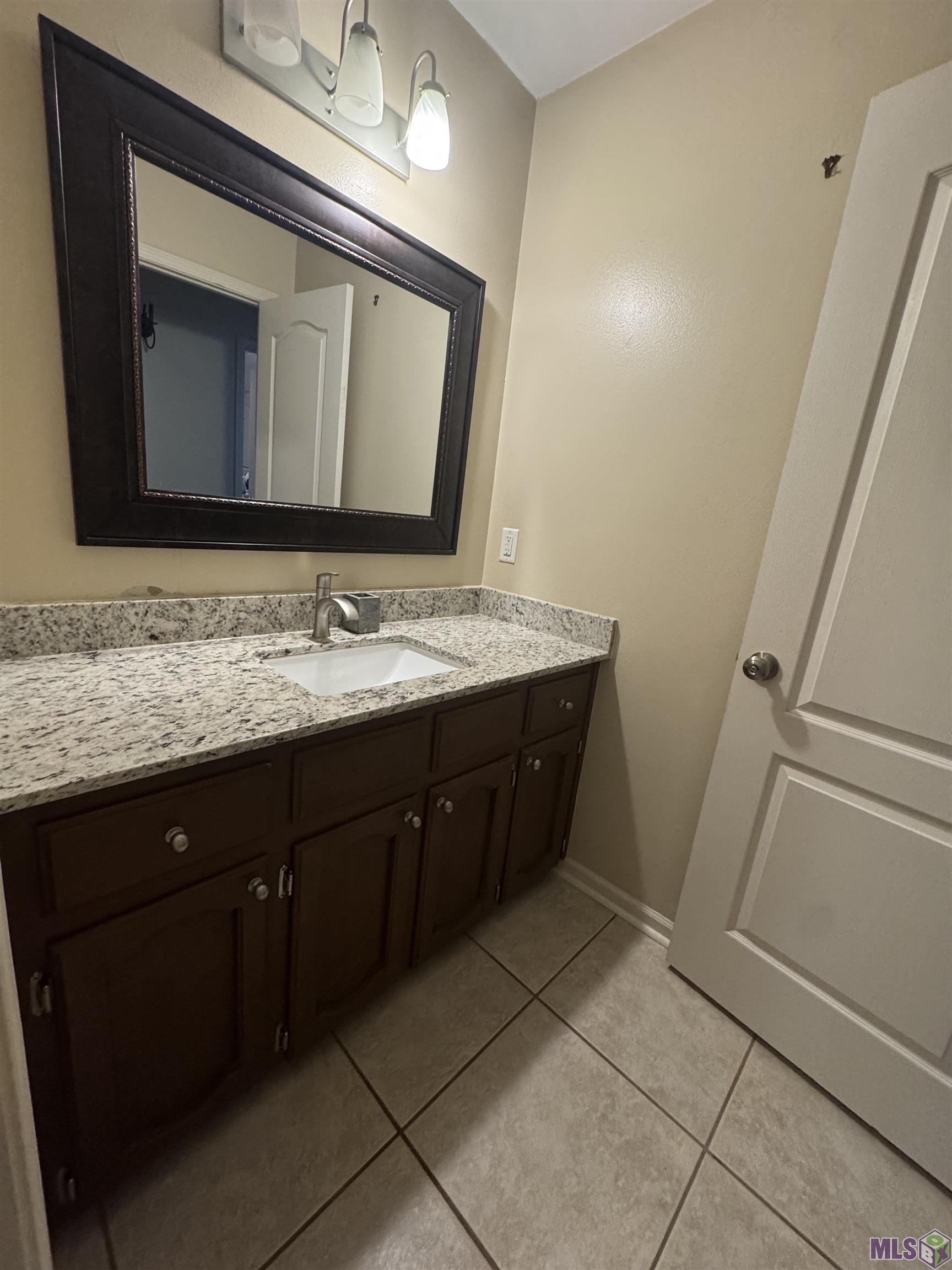 17361 Lake Iris Avenue Baton Rouge, LA 70817 - Photo 5 of 6