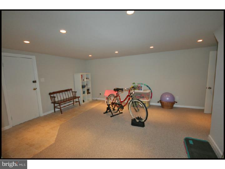 877 Saratoga Road Berwyn, PA 19312 - Photo 21 of 25