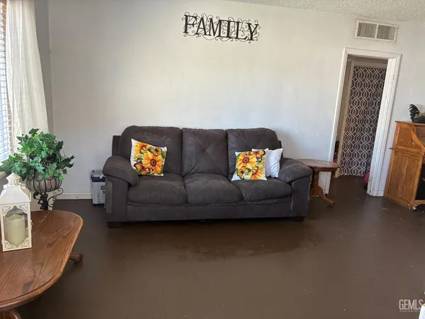 $285,000 | Undisclosed Address, Taft, CA 93268