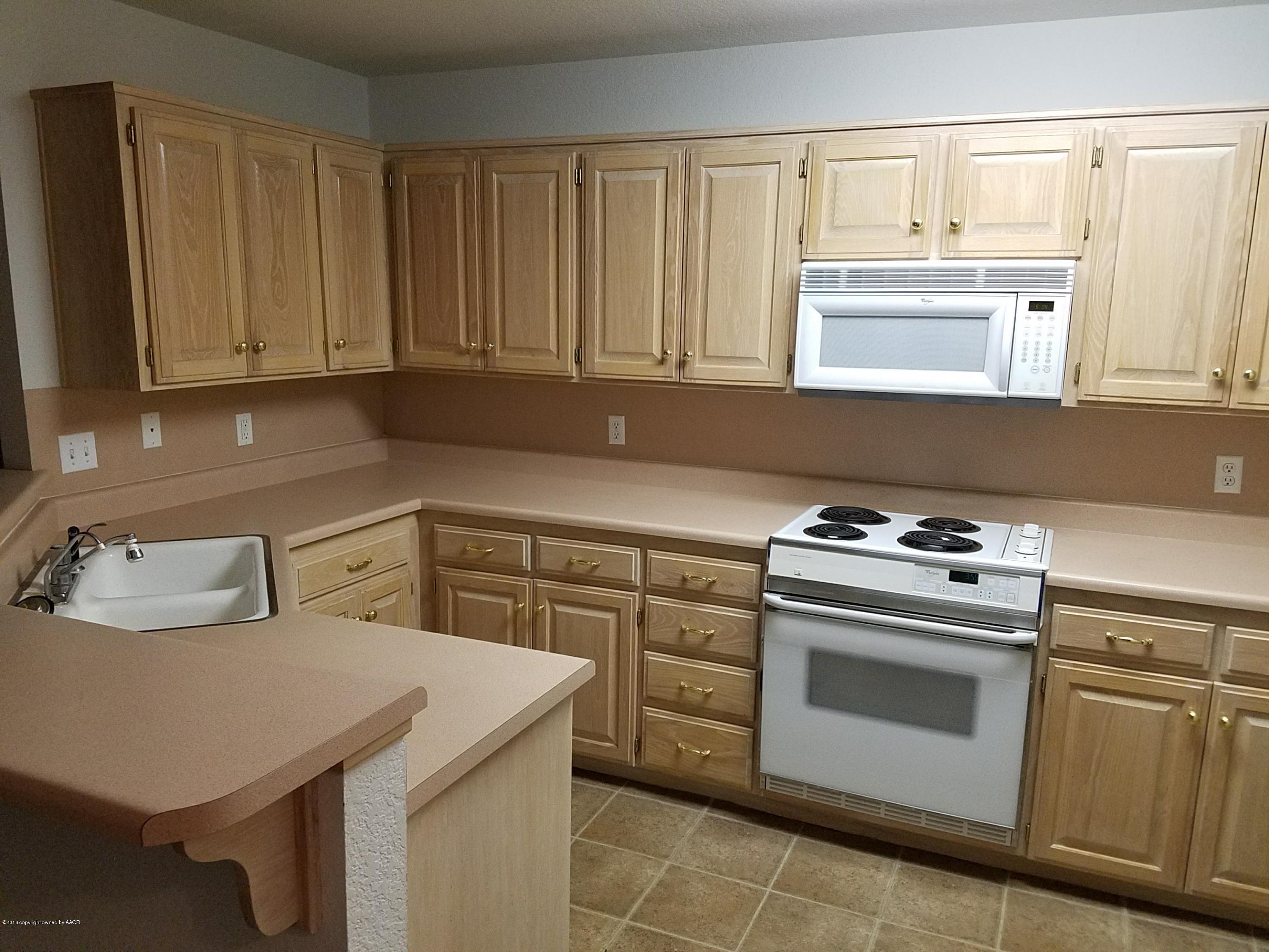 3119 Hobbs Road Amarillo, TX 79109 - Photo 12 of 13 Kitchen