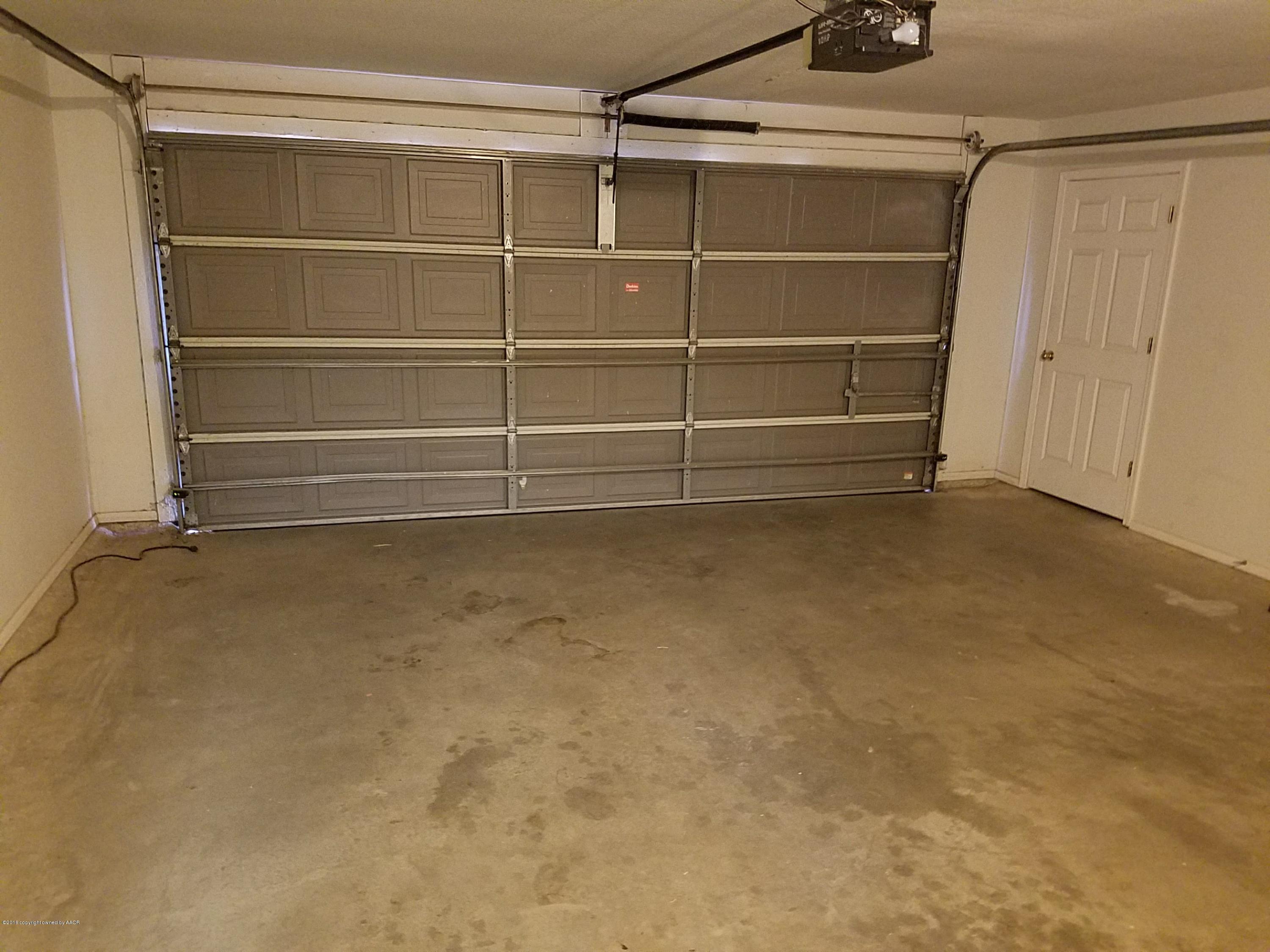 3119 Hobbs Road Amarillo, TX 79109 - Photo 13 of 13 Garage