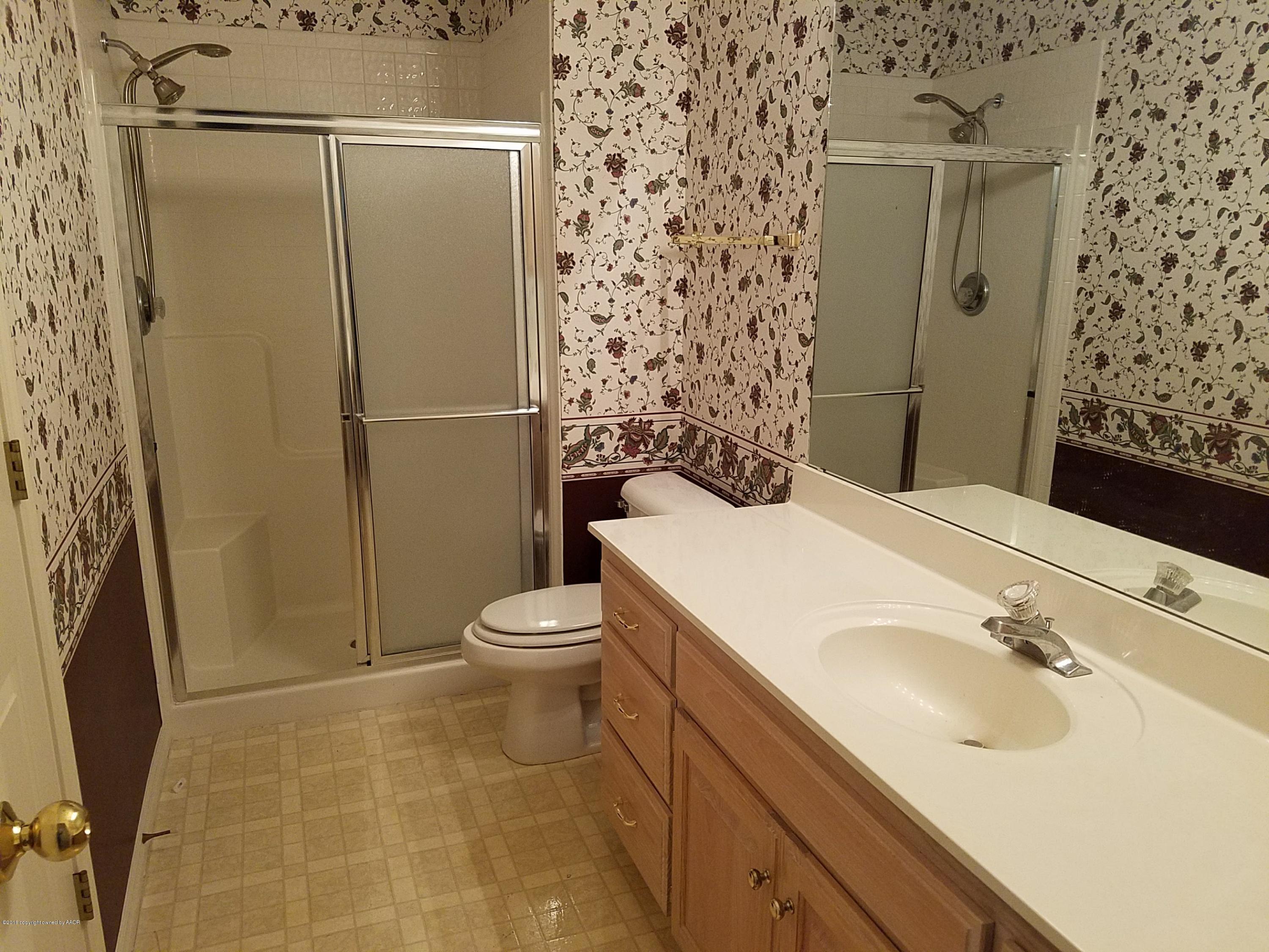 3119 Hobbs Road Amarillo, TX 79109 - Photo 5 of 13 Bathroom 1