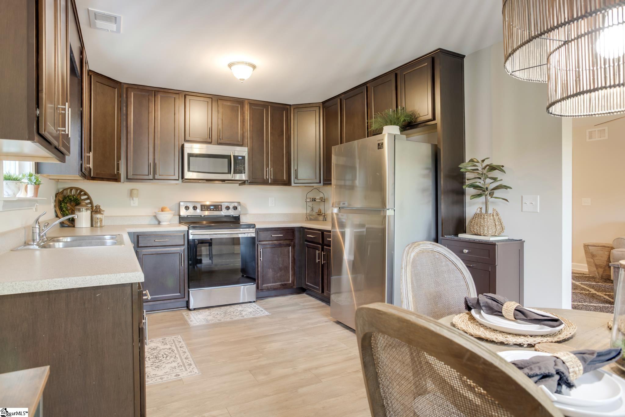 698 Ruddy Creek Circle Greer, SC 29651 - Photo 9 of 21 Gallery Image 9