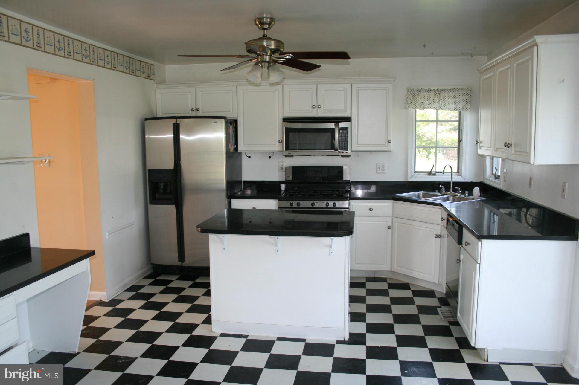 2432 Mt Ventus Road Manchester, MD 21102 - Photo 11 of 16 Kitchen