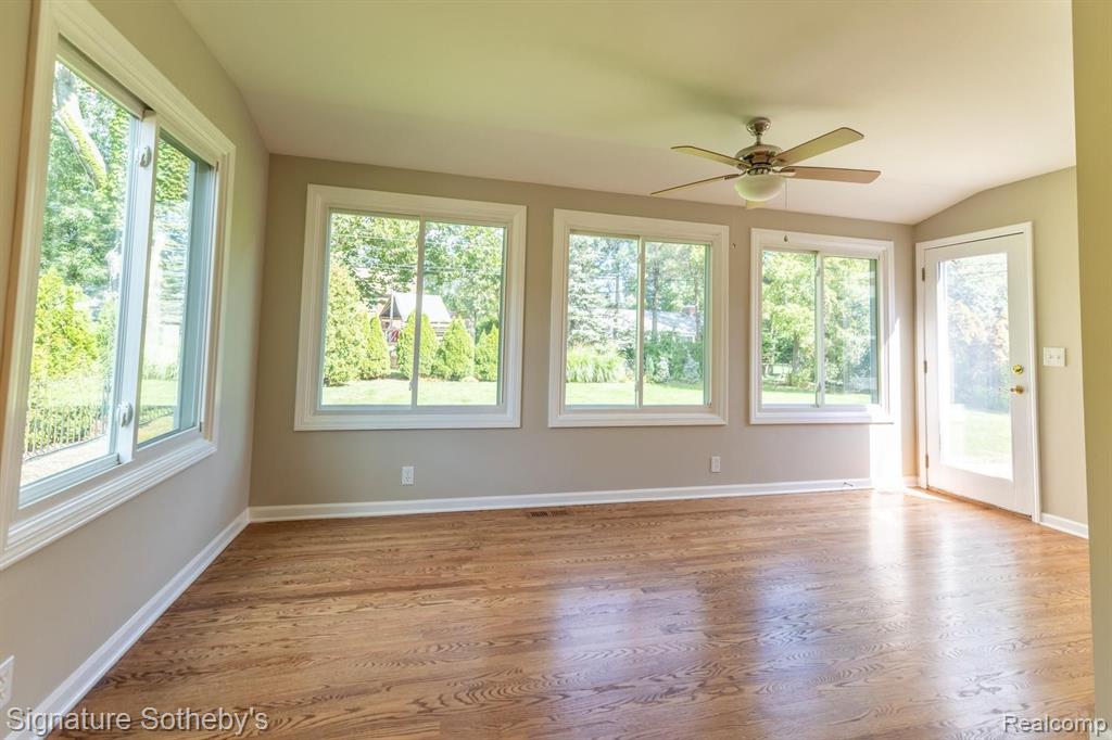 1464 South Renaud Road Grosse Pointe Woods, MI 48236 - Photo 8 of 25