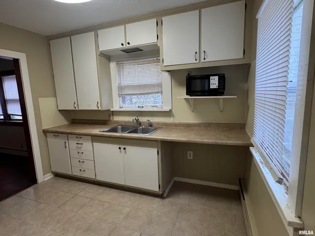 $79,900 | 1639 33rd Street, Moline, IL 61265