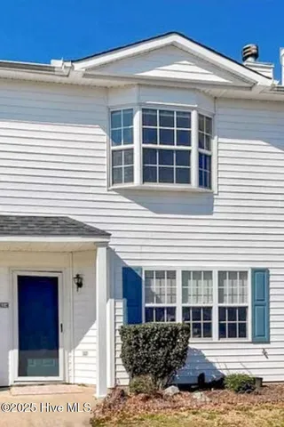 $140,000 | 3921 Sterling Pointe Drive, Unit LL4, Winterville, NC 28590