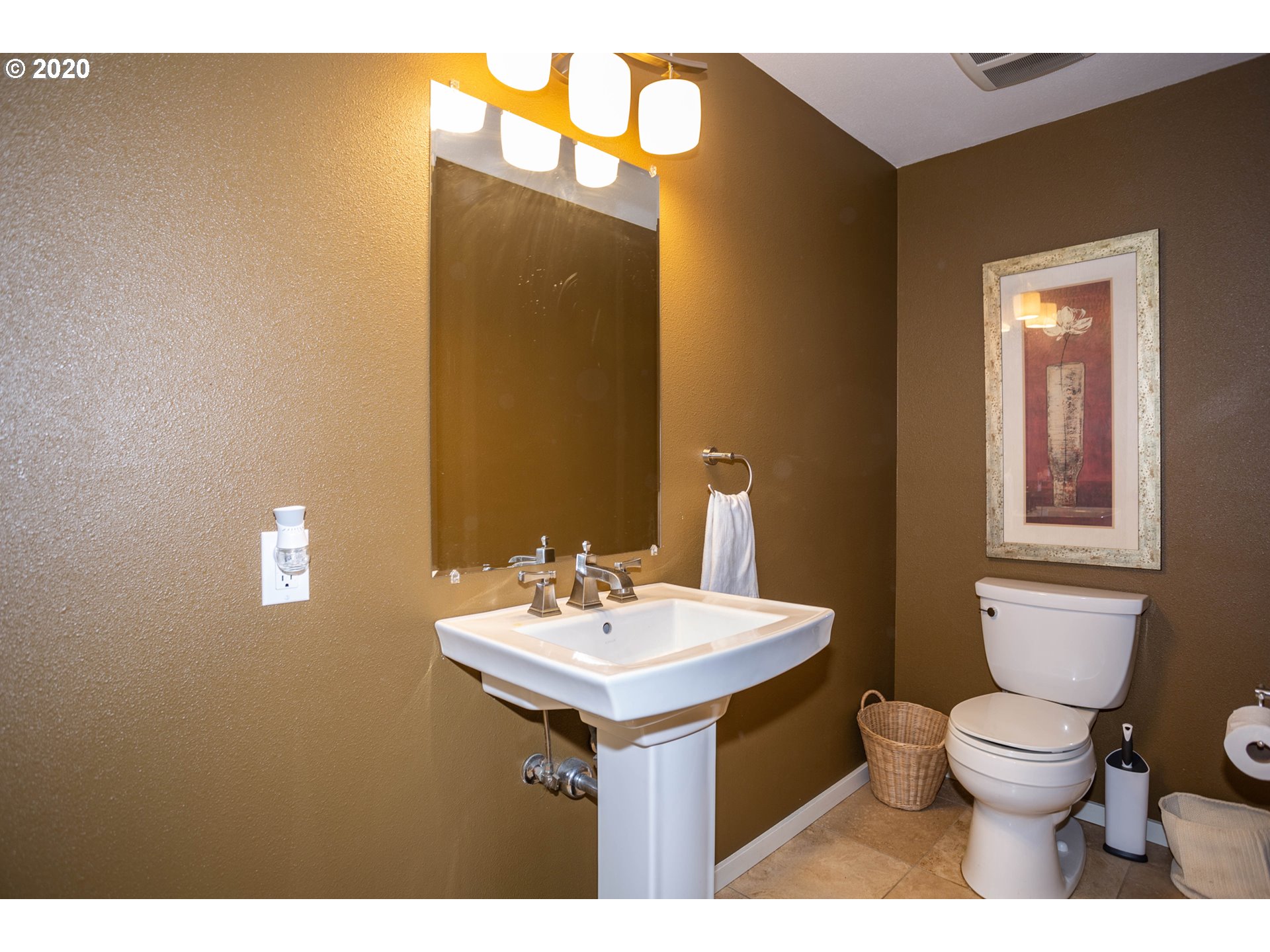 3521 Southwest Carson Street Portland, OR 97219 - Photo 22 of 32 Gallery Image 22