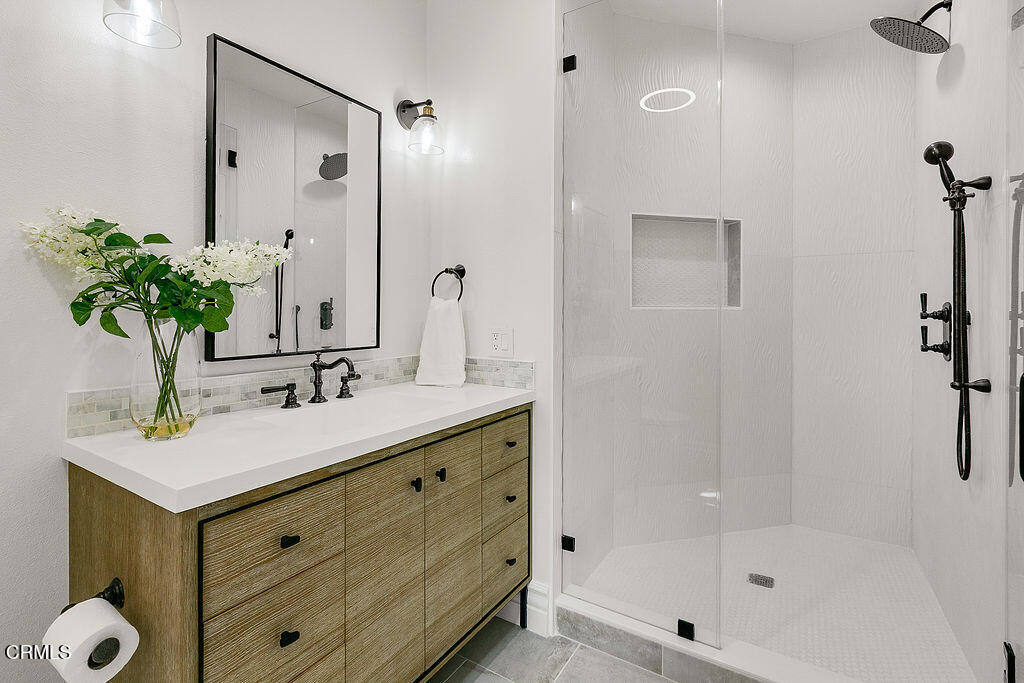 11016 Red Barn Road Camarillo, CA 93012 - Photo 39 of 72 11016RedBarn_September02,2025_0046