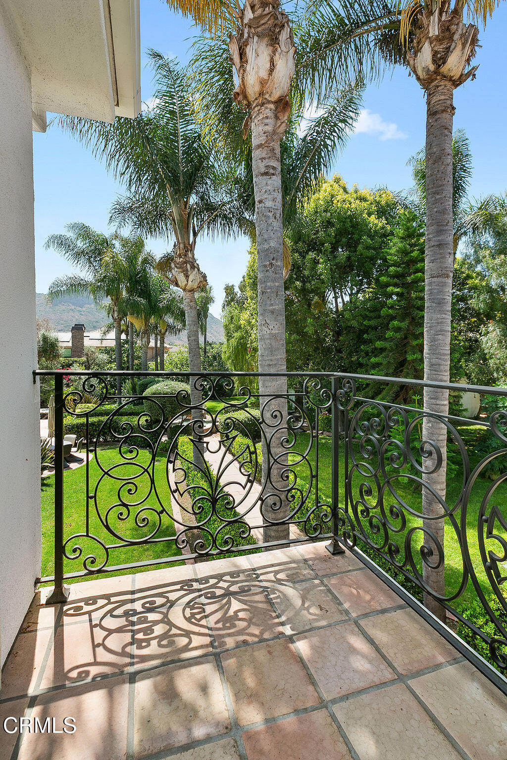 11016 Red Barn Road Camarillo, CA 93012 - Photo 41 of 72 a street sign on a wall next to a road