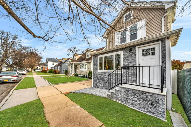 $799,990 | 129 Sheridan Avenue, Williston Park, NY 11596