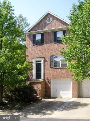 201 Crossing Road Fredericksburg, VA 22406 - Photo 1 of 10 Exterior (Main)