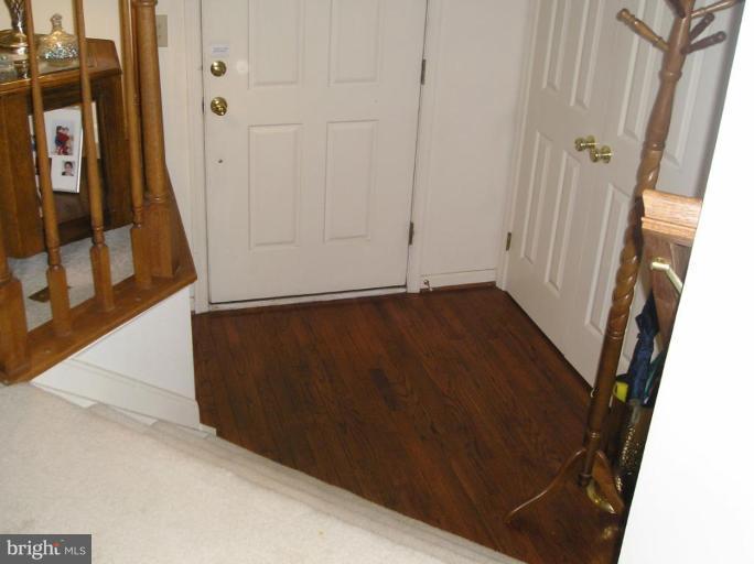 201 Crossing Road Fredericksburg, VA 22406 - Photo 4 of 10 Entrance / Foyer