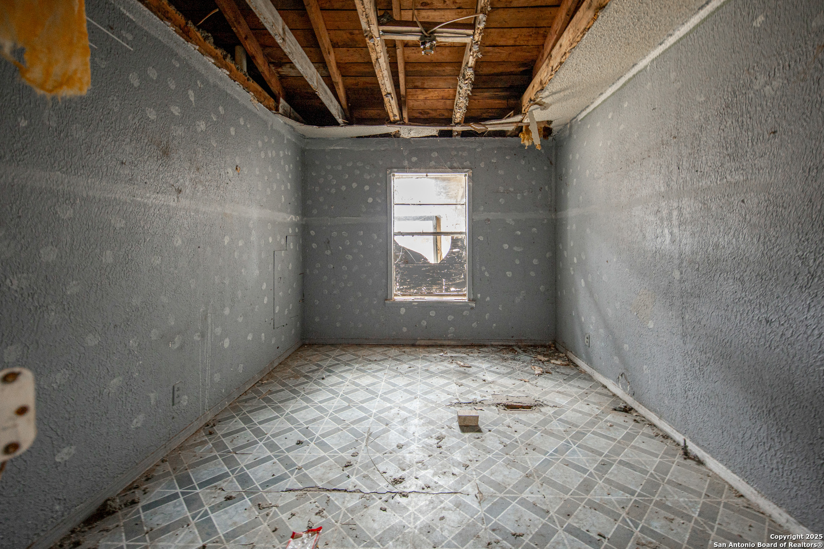 313 Shalimar Road Poteet, TX 78065 - Photo 18 of 24