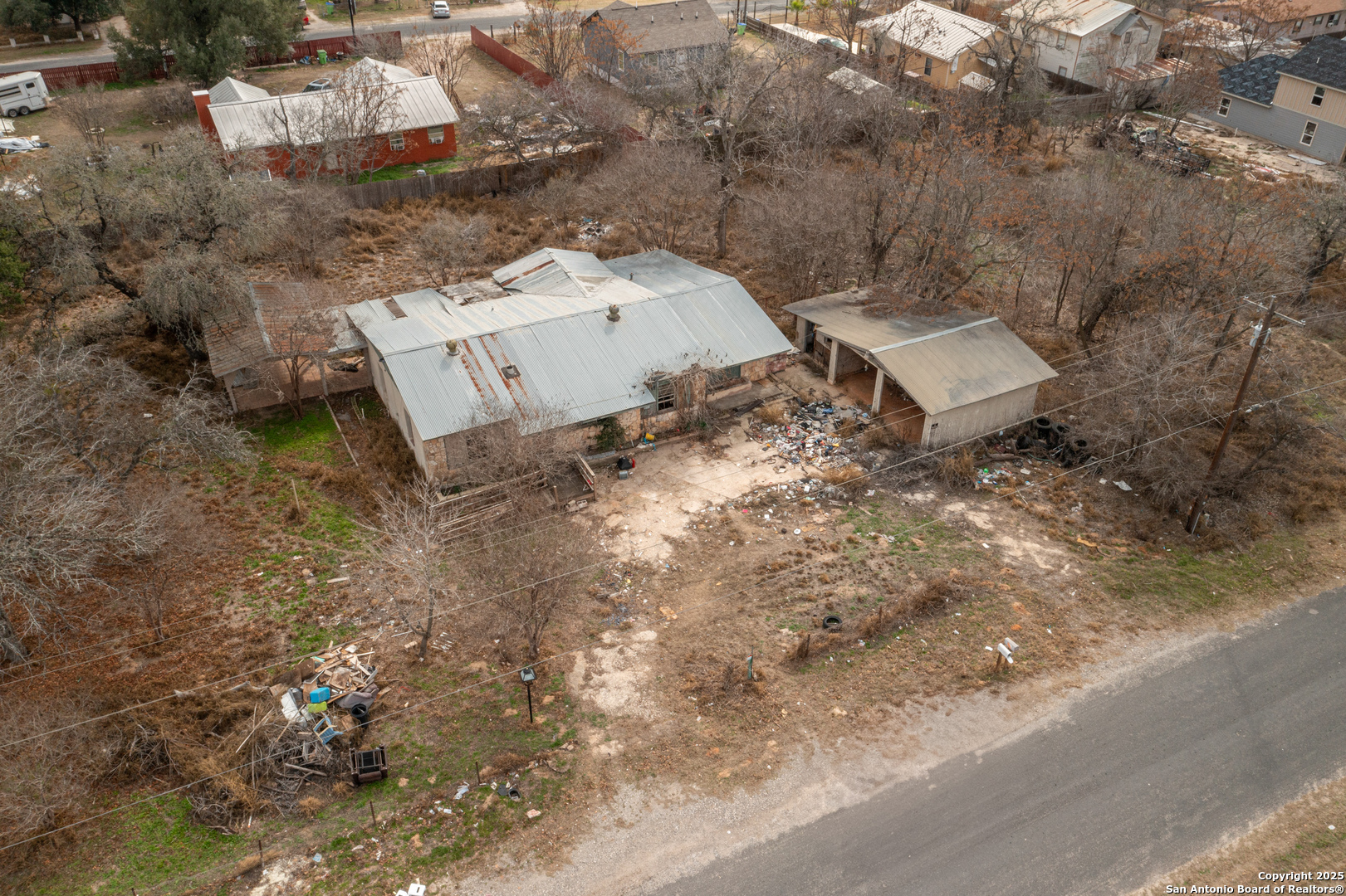 313 Shalimar Road Poteet, TX 78065 - Photo 6 of 24