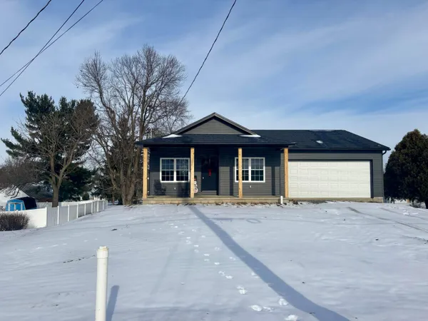 $310,000 | 14 Summit Drive, Fredericktown, OH 43019