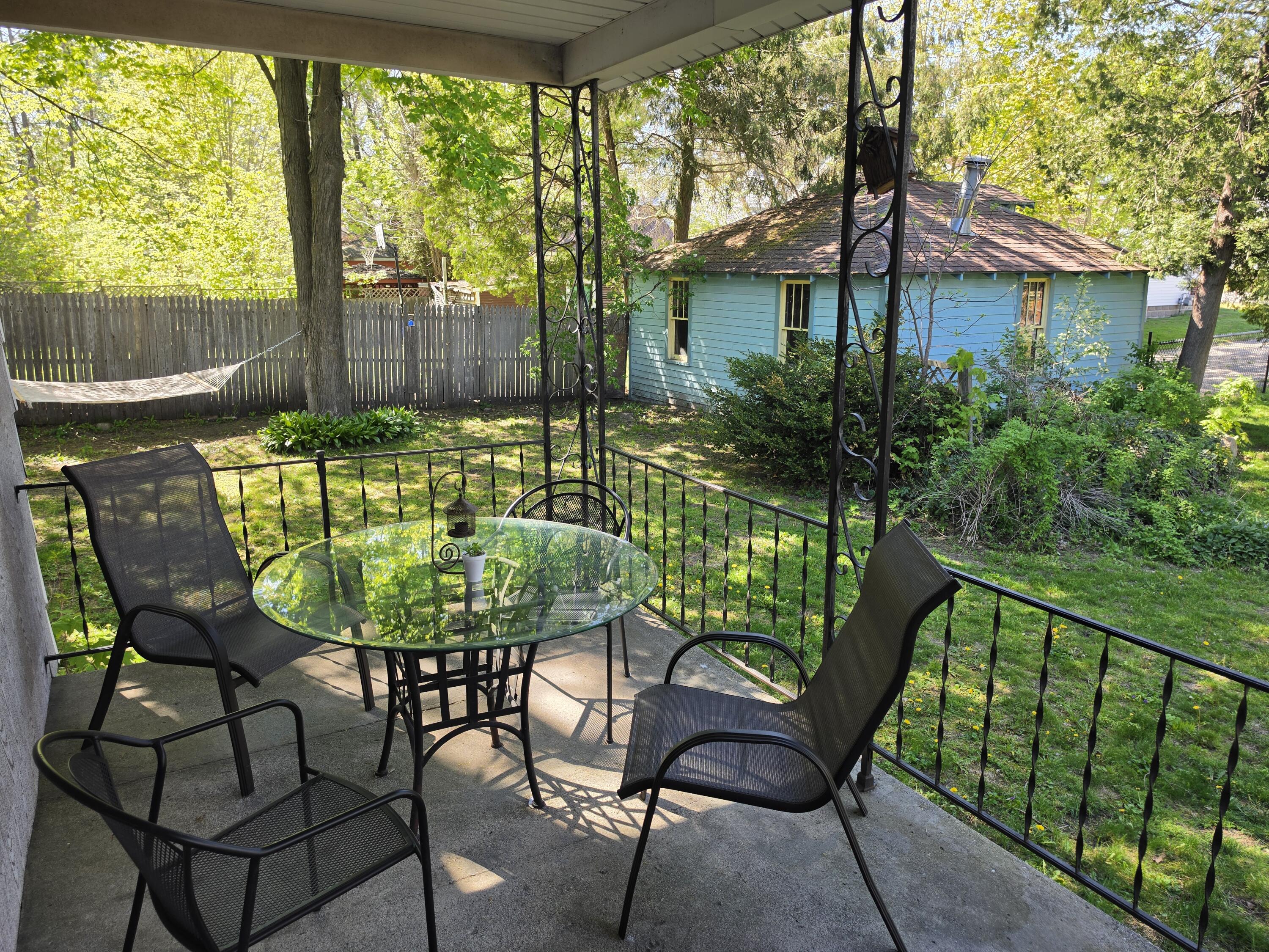 213 South Higbee Street Reed City, MI 49677 - Photo 5 of 27 20260516_161234
