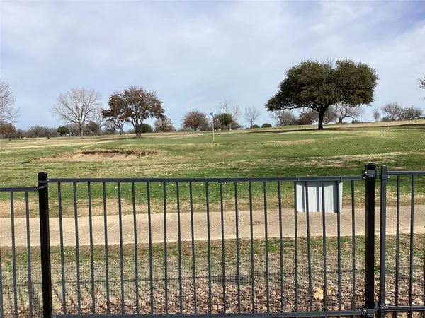 $300,000 | 6507 Shadowview Court, Mineral Wells, TX 76067
