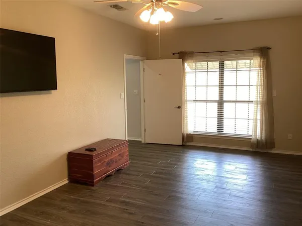 $300,000 | 6507 Shadowview Court, Mineral Wells, TX 76067