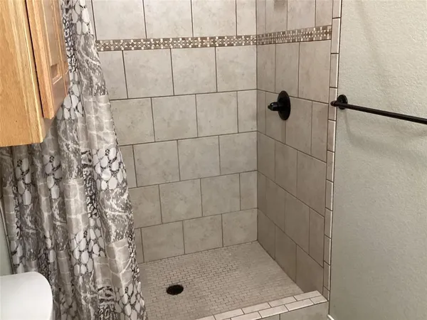 $300,000 | 6507 Shadowview Court, Mineral Wells, TX 76067