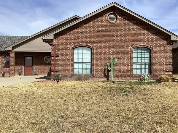 $300,000 | 6507 Shadowview Court, Mineral Wells, TX 76067