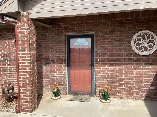 $300,000 | 6507 Shadowview Court, Mineral Wells, TX 76067