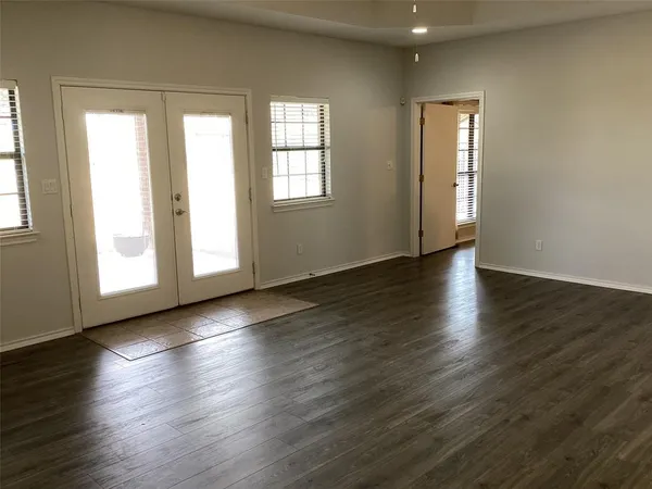 $300,000 | 6507 Shadowview Court, Mineral Wells, TX 76067