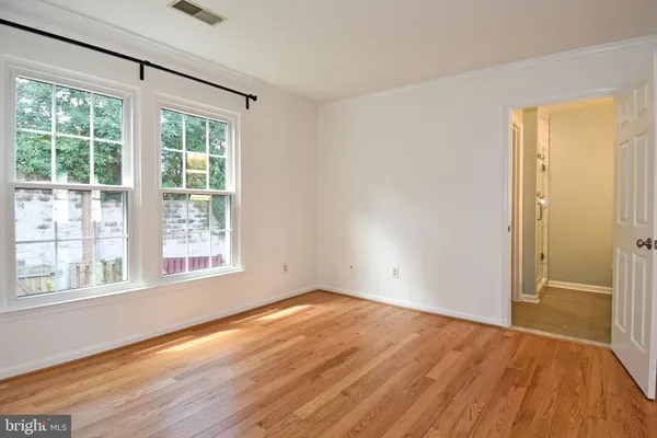 $3,400 | 5987 Edgehill Court, Alexandria, VA 22303