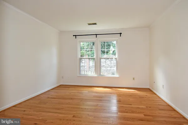 $3,400 | 5987 Edgehill Court, Alexandria, VA 22303
