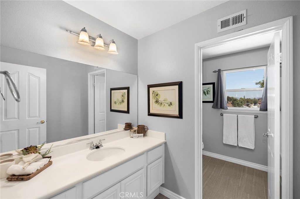 29687 Rossiter Road Murrieta, CA 92563 - Photo 48 of 65 upstairs hall bathroom